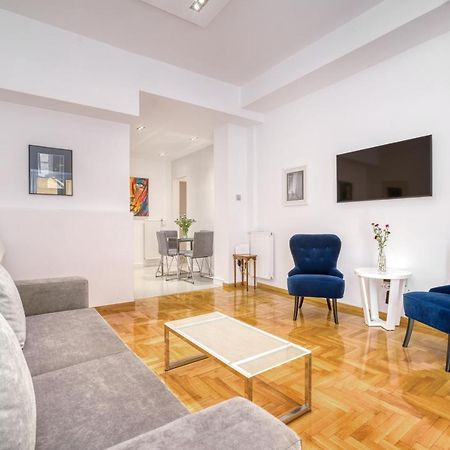 Elegant Light Two Bedroom Apartment In City Center Athene Buitenkant foto