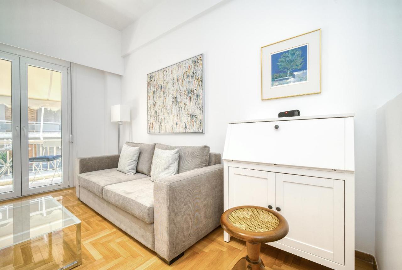 Elegant Light Two Bedroom Apartment In City Center Athene Buitenkant foto