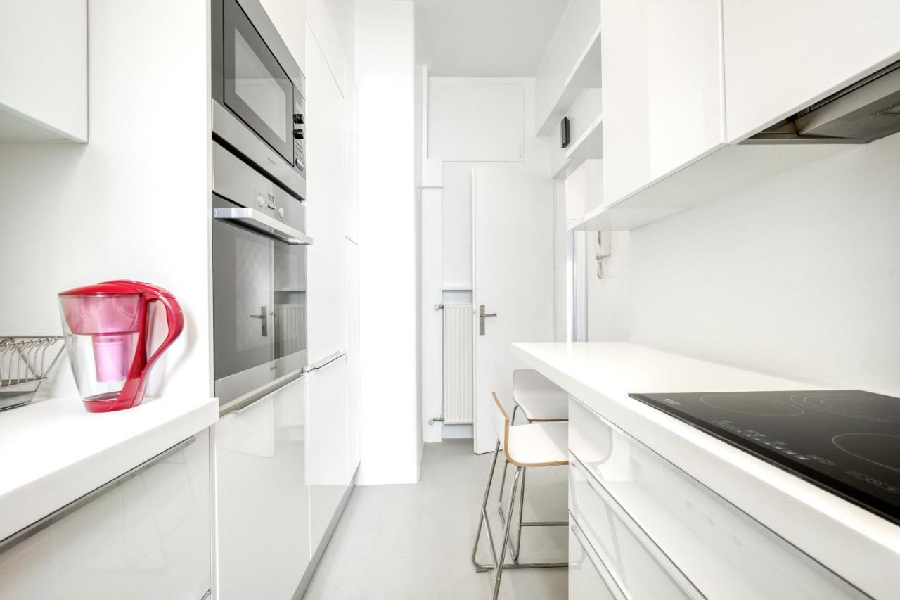 Elegant Light Two Bedroom Apartment In City Center Athene Buitenkant foto