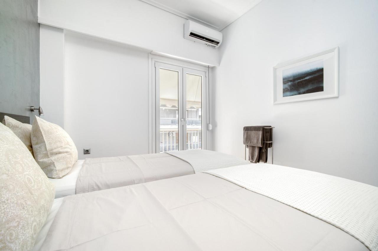 Elegant Light Two Bedroom Apartment In City Center Athene Buitenkant foto
